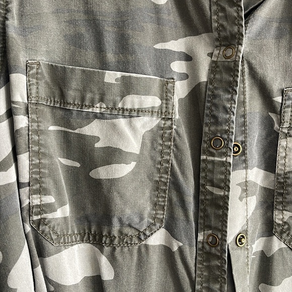 Express Army Print Button-Up - Picture 3 of 6